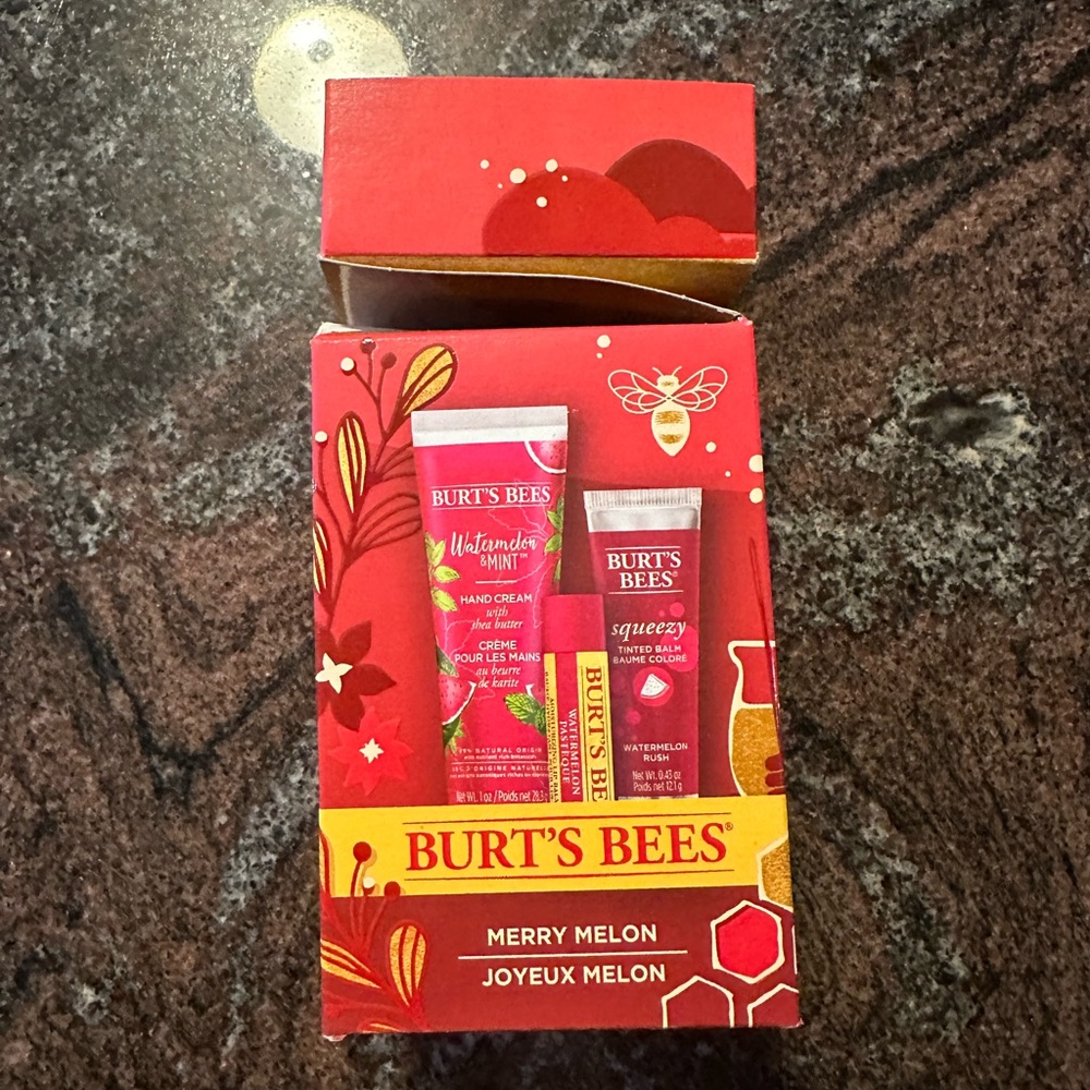 NIB Burts Bees merry melon gift set